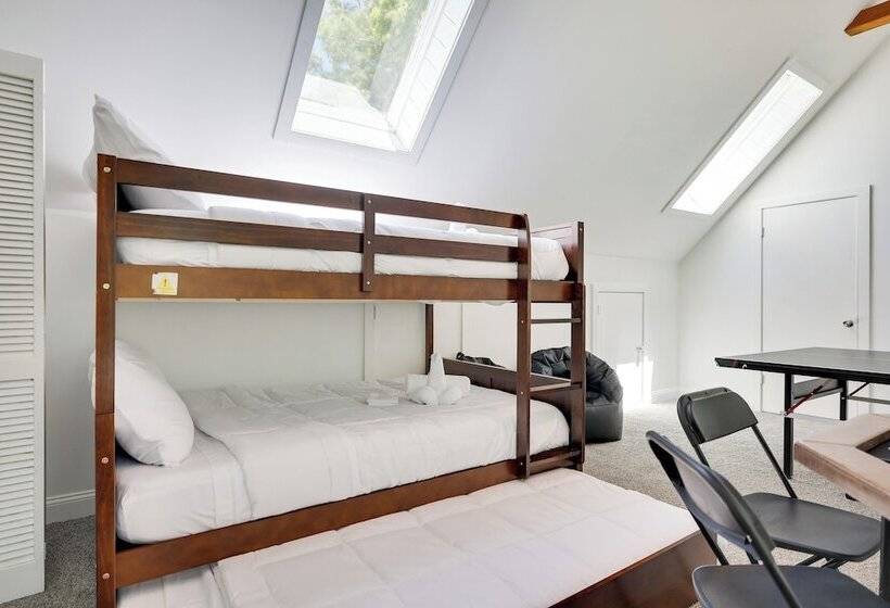 Paradise Retreat By Avantstay Pool, Hot Tub, & Game Room!