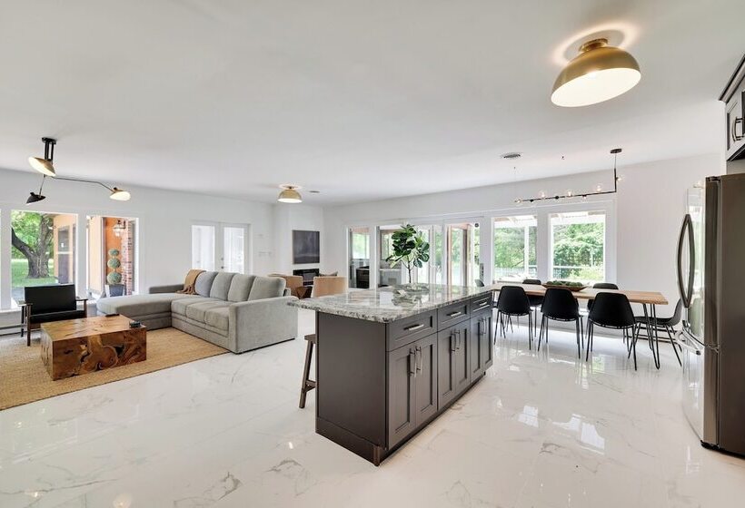 Paradise Retreat By Avantstay Pool, Hot Tub, & Game Room!