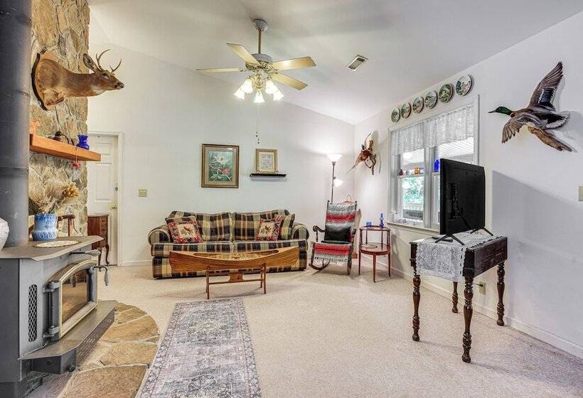 Peaceful Harrison Home W/ Porch & Grill!