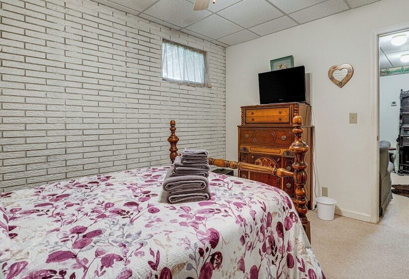 Peaceful Harrison Home W/ Porch & Grill!