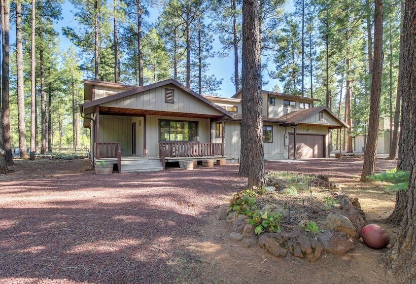 Peaceful Pinetop Cabin W/ Deck & Fire Pit!