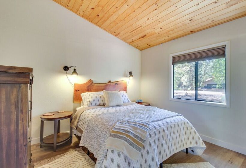 Peaceful Pinetop Cabin W/ Deck & Fire Pit!