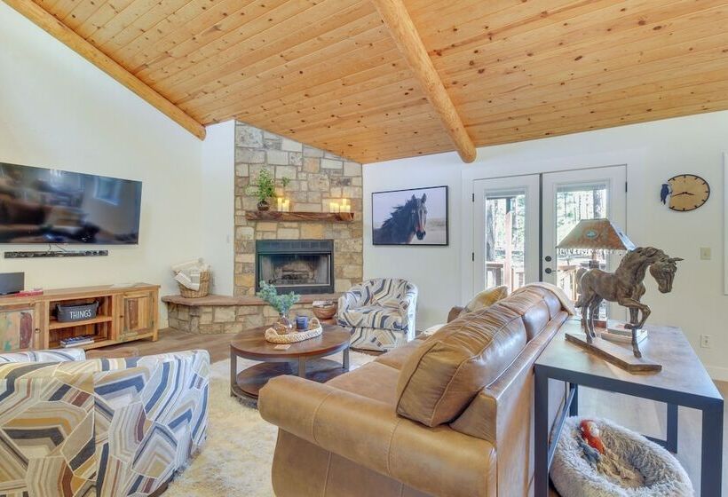 Peaceful Pinetop Cabin W/ Deck & Fire Pit!