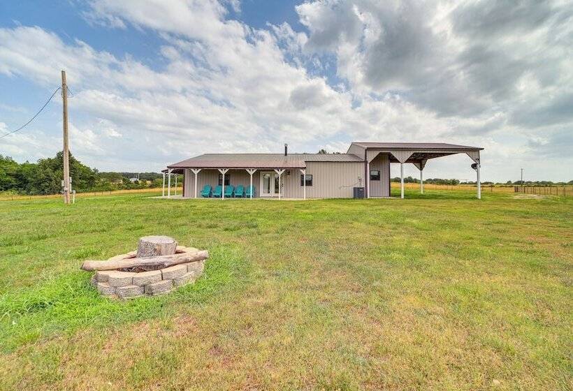 Peaceful Vinita Home W/ Fire Pit: 11 Mi To Lake!
