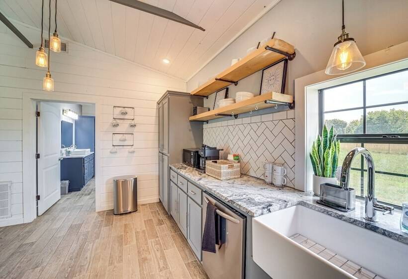 Peaceful Vinita Home W/ Fire Pit: 11 Mi To Lake!