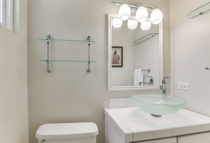 Peaceful Vista House W/ Gas Grill: 1 Mi To Dtwn!