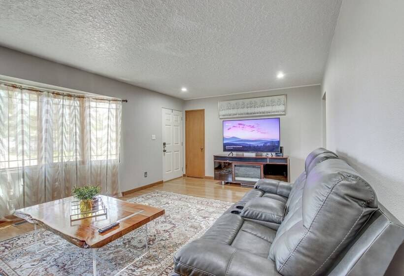 Walk To Park: Waterloo Home W/ Furnished Deck