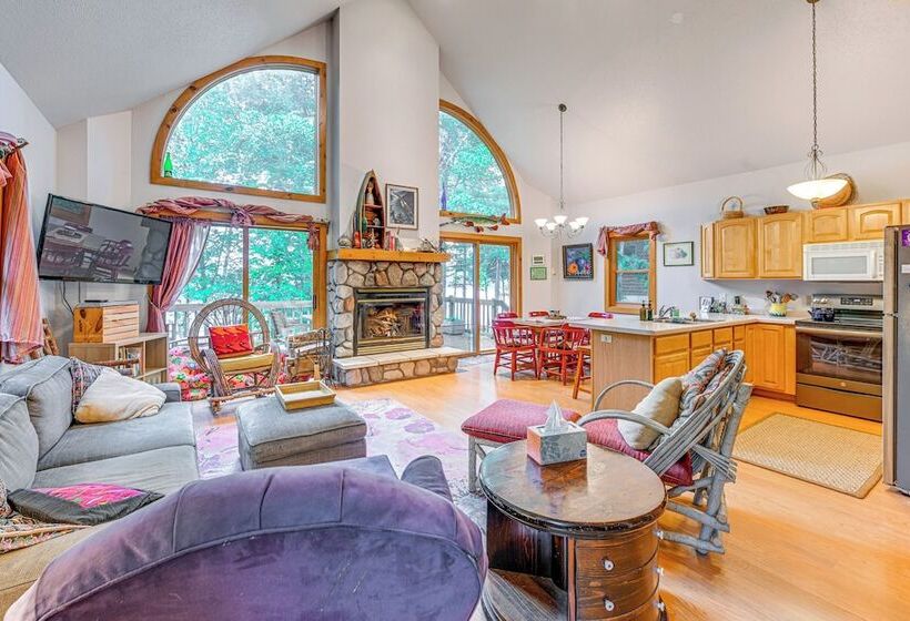 Peaceful White Sand Lake House W/ Dock & Deck!