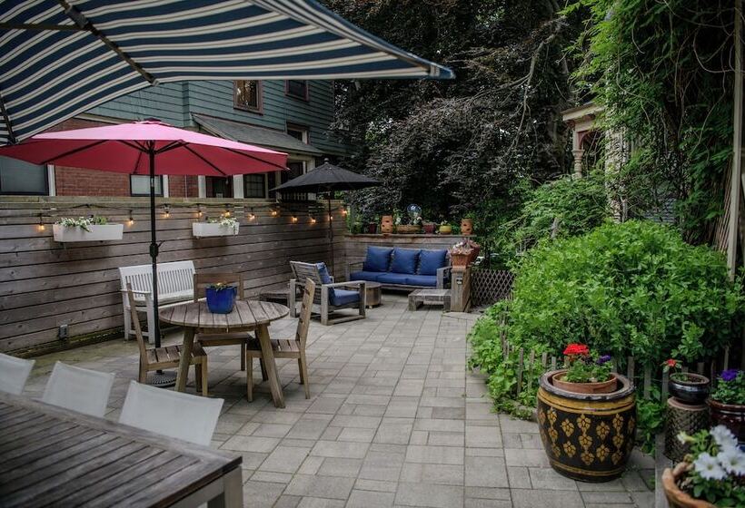 بنسيون 254 South Union Street Guest House