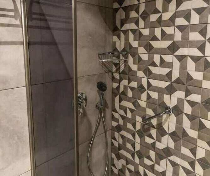 پانسیون Aura Apartments