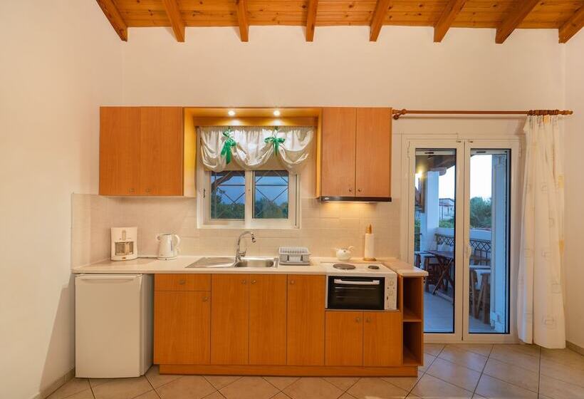 פנסיון Cavo Gallo Sea Houses