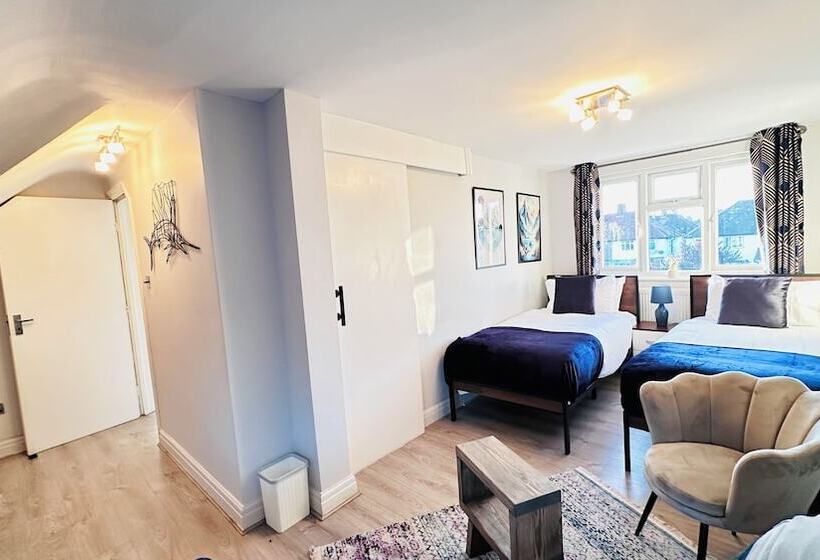 بنسيون Greatwest House