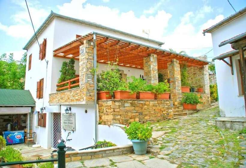 פנסיון Xirafis Apartments