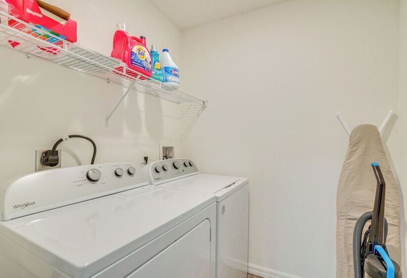 Crystal River Home W/ Lanai + Hot Tub