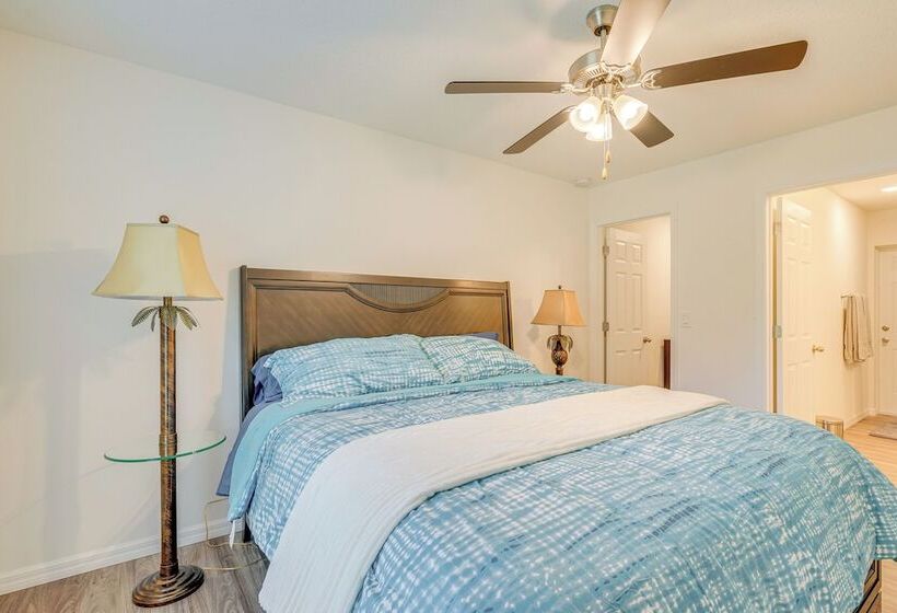 Crystal River Home W/ Lanai + Hot Tub