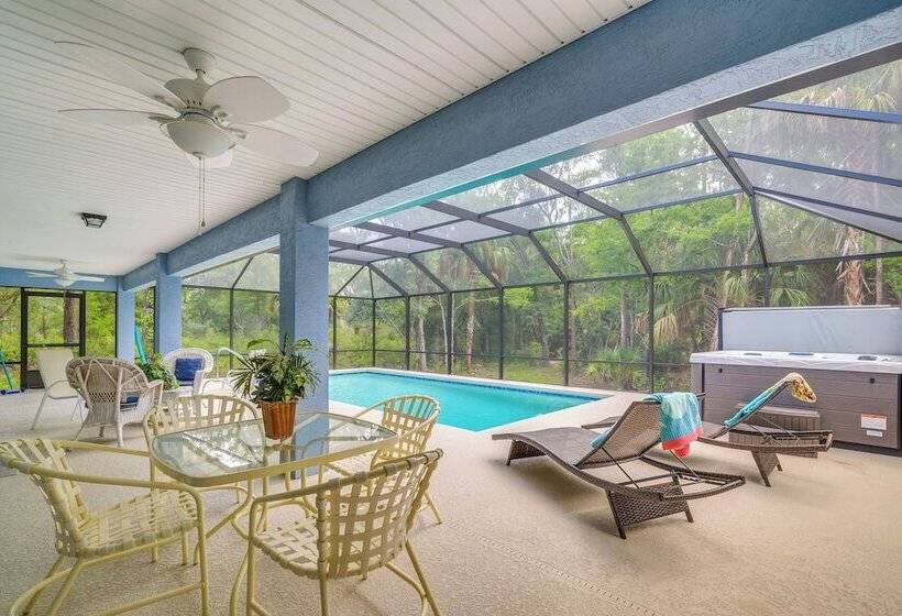 Crystal River Home W/ Lanai + Hot Tub