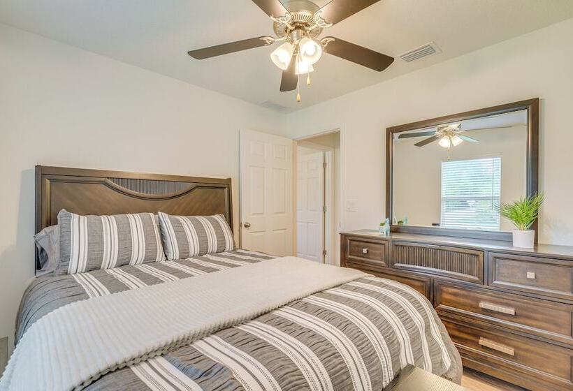 Crystal River Home W/ Lanai + Hot Tub