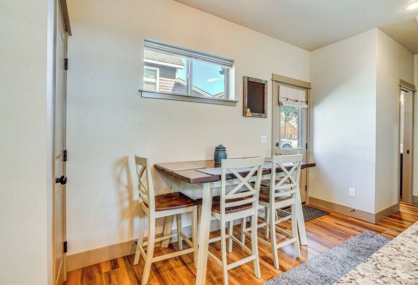 Charming Donnelly Home   1 Mi To Lake Cascade!