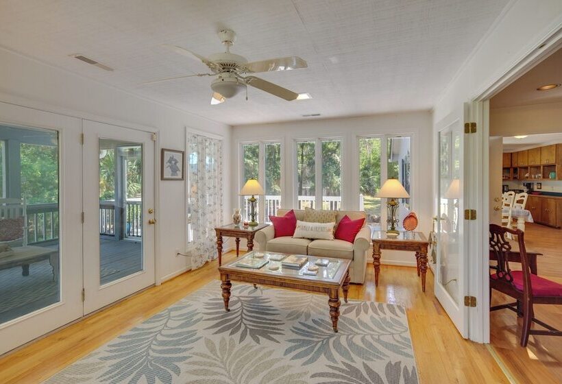 Near Edisto Beach State Park: Home W/ Lanais!