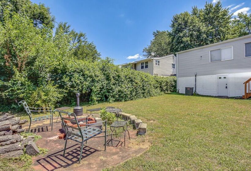 Pet Friendly Home   3 Mi To St Louis Airport