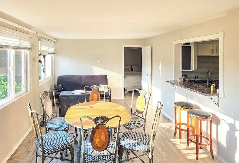 Pet Friendly Home   3 Mi To St Louis Airport