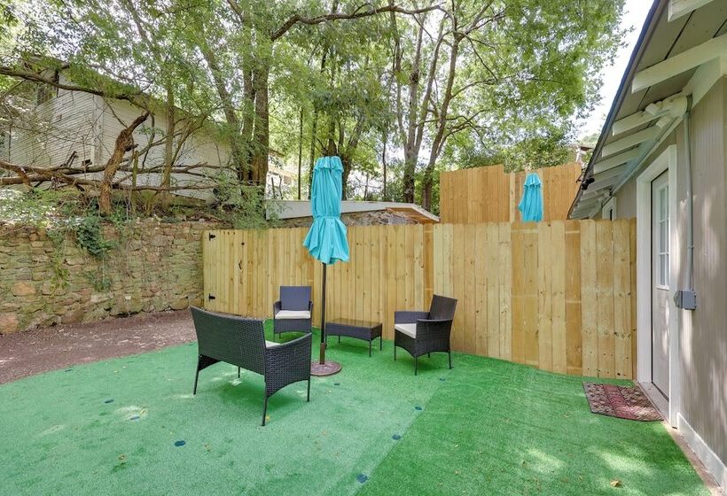 Pet Friendly Home, Near Hot Springs National Park!