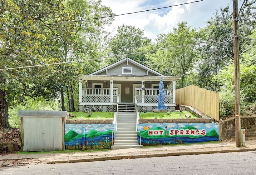 Pet Friendly Home, Near Hot Springs National Park!