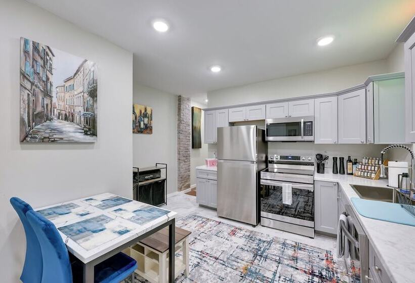 Pet Friendly Home, Near Hot Springs National Park!