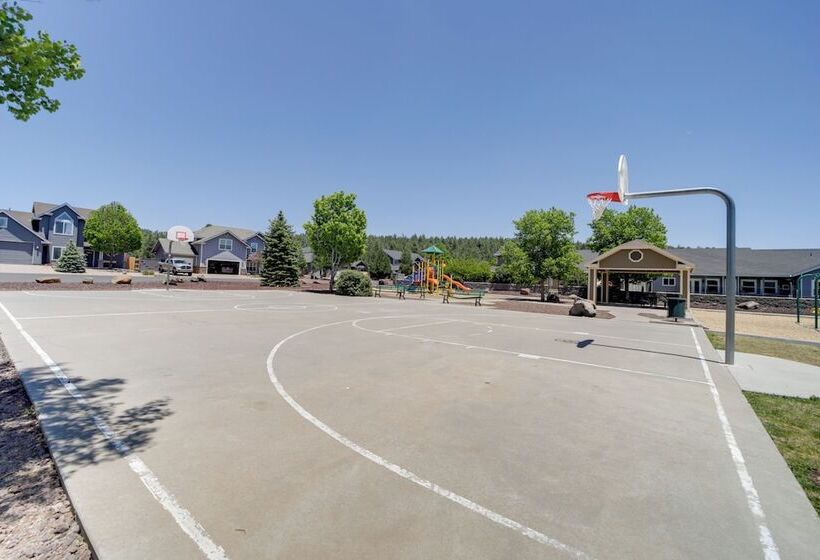 12 Mi To Flagstaff: Pet Friendly Home W/ Sunroom!