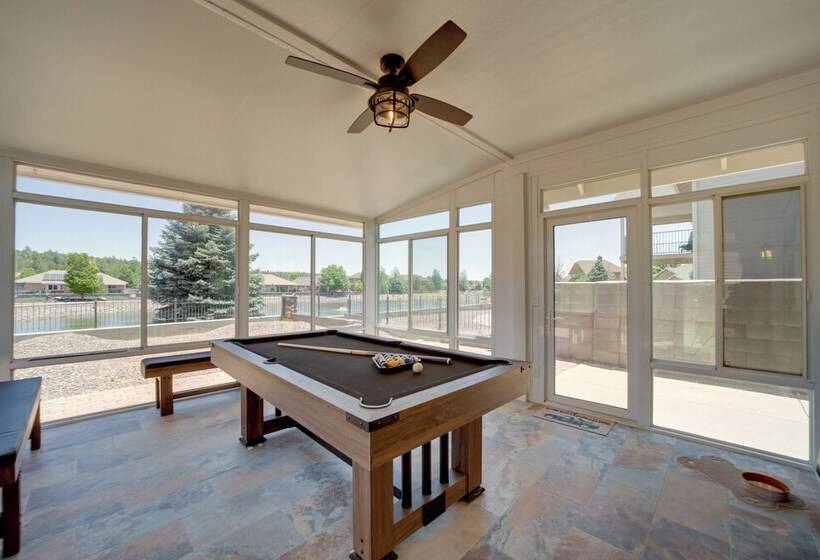 12 Mi To Flagstaff: Pet Friendly Home W/ Sunroom!