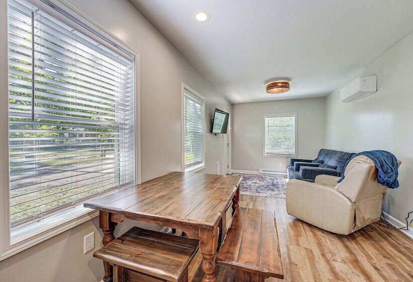 Fire Pit & Patio: Pet Friendly Cabin In Idlewild!