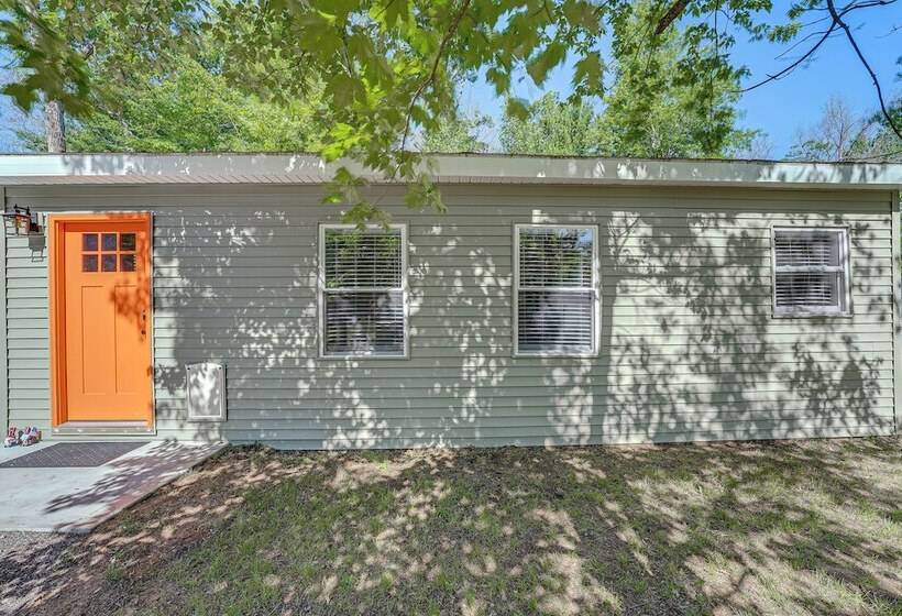 Fire Pit & Patio: Pet Friendly Cabin In Idlewild!