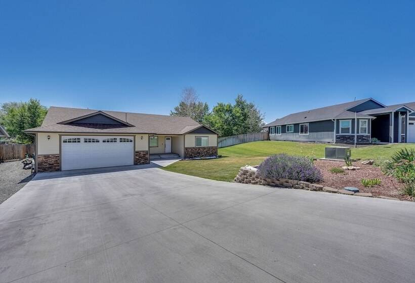Pet Friendly Klamath Falls Home W/ Private Yard!