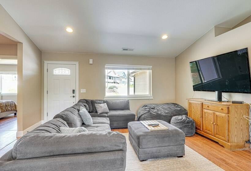 Pet Friendly Klamath Falls Home W/ Private Yard!