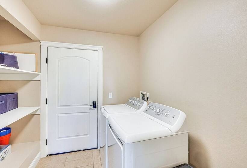 Pet Friendly Klamath Falls Home W/ Private Yard!