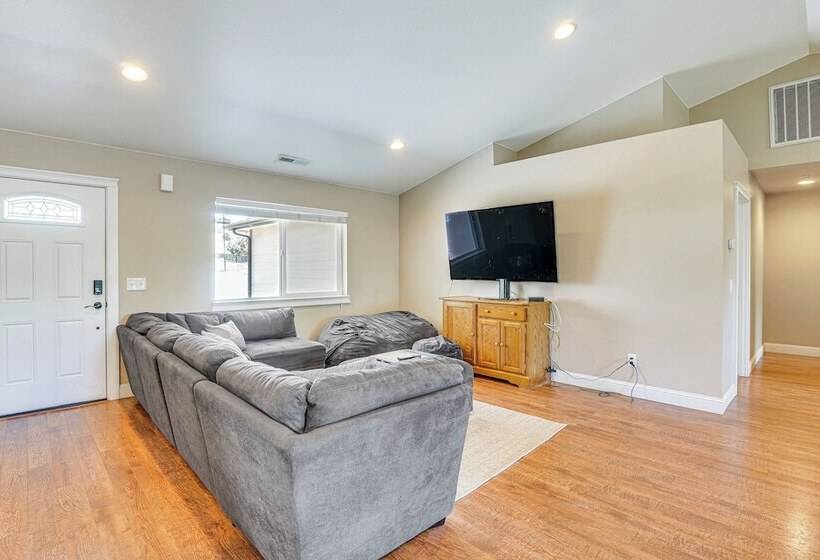 Pet Friendly Klamath Falls Home W/ Private Yard!