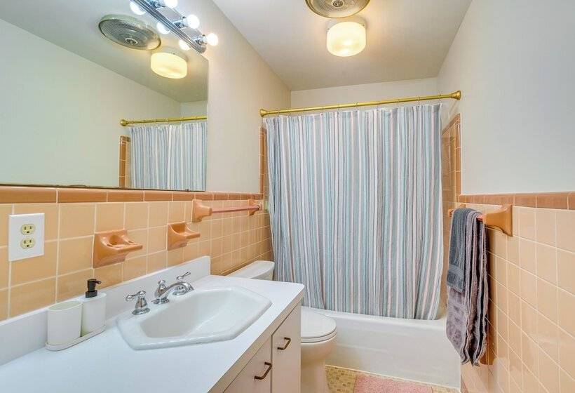 Pet Friendly Ocala Home W/ Pool & Fenced In Yard!