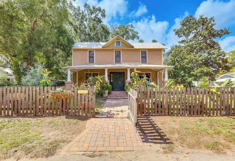 Pet Friendly Tampa Home In Walkable Neighborhood!