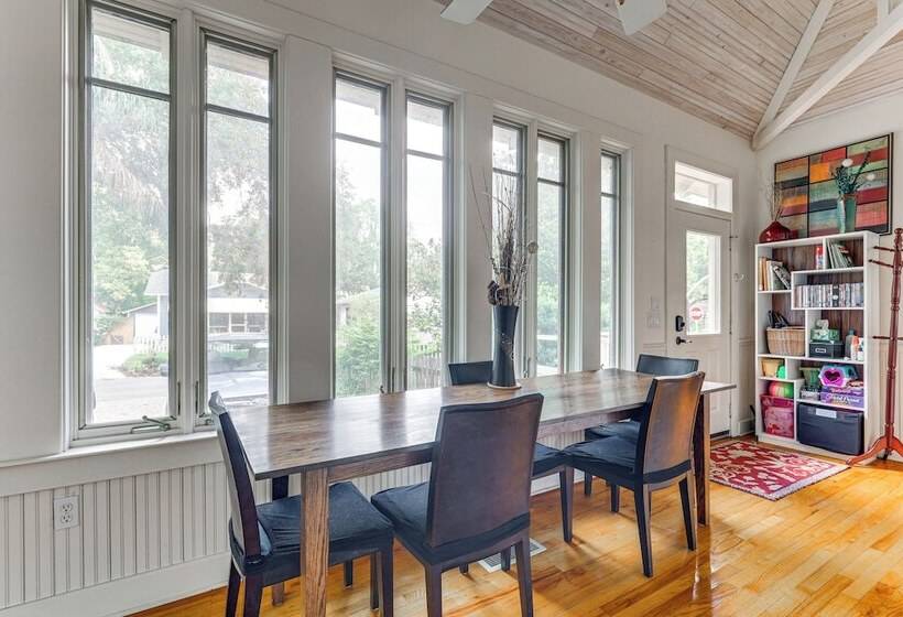 Pet Friendly Tampa Home In Walkable Neighborhood!