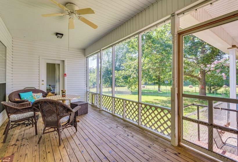 Pet Friendly Vilonia Home W/ Fenced Yard & Grill!
