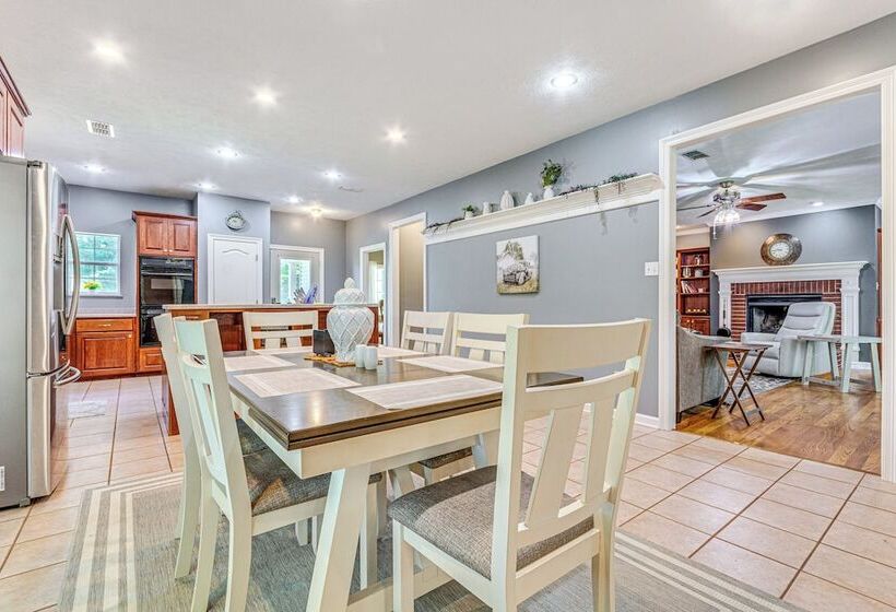 Pet Friendly Vilonia Home W/ Fenced Yard & Grill!