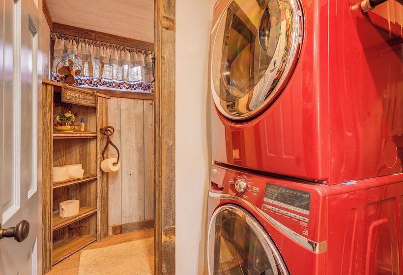 Pet Friendly Wimberley Cabin W/ Fire Pit & Hot Tub