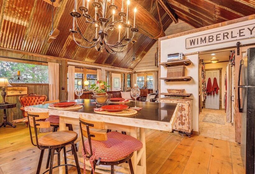 Pet Friendly Wimberley Cabin W/ Fire Pit & Hot Tub