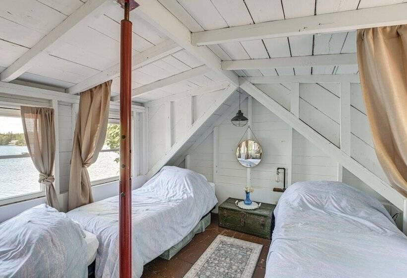 Picturesque Lakefront Cabin In Whiting, Maine!