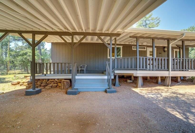 Pine Home W/ Decks & Grill < 1 Mi To Downtown!