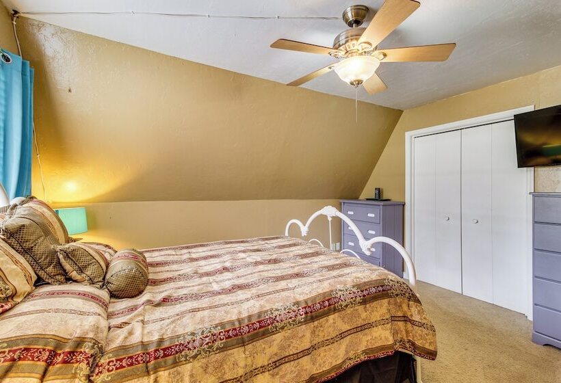 Pinetop Cabin W/ Private Fire Pit & Mountain Views