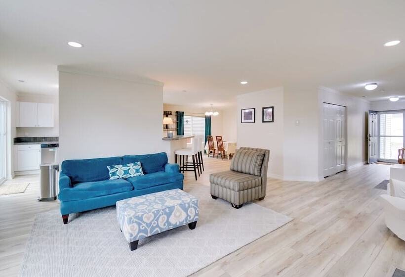 Family Friendly Port Orchard Holiday Retreat!