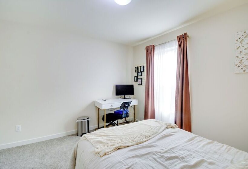 Family Friendly Port Orchard Holiday Retreat!