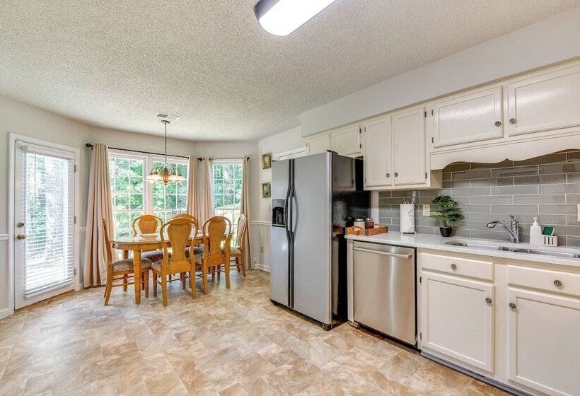 Powder Springs Home W/ Grill: 11 Mi To Six Flags!