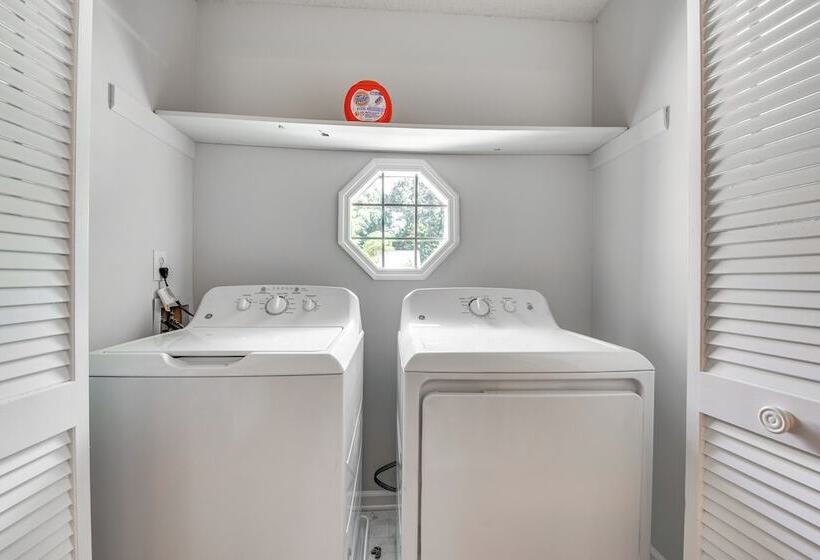 Powder Springs Home W/ Grill: 11 Mi To Six Flags!